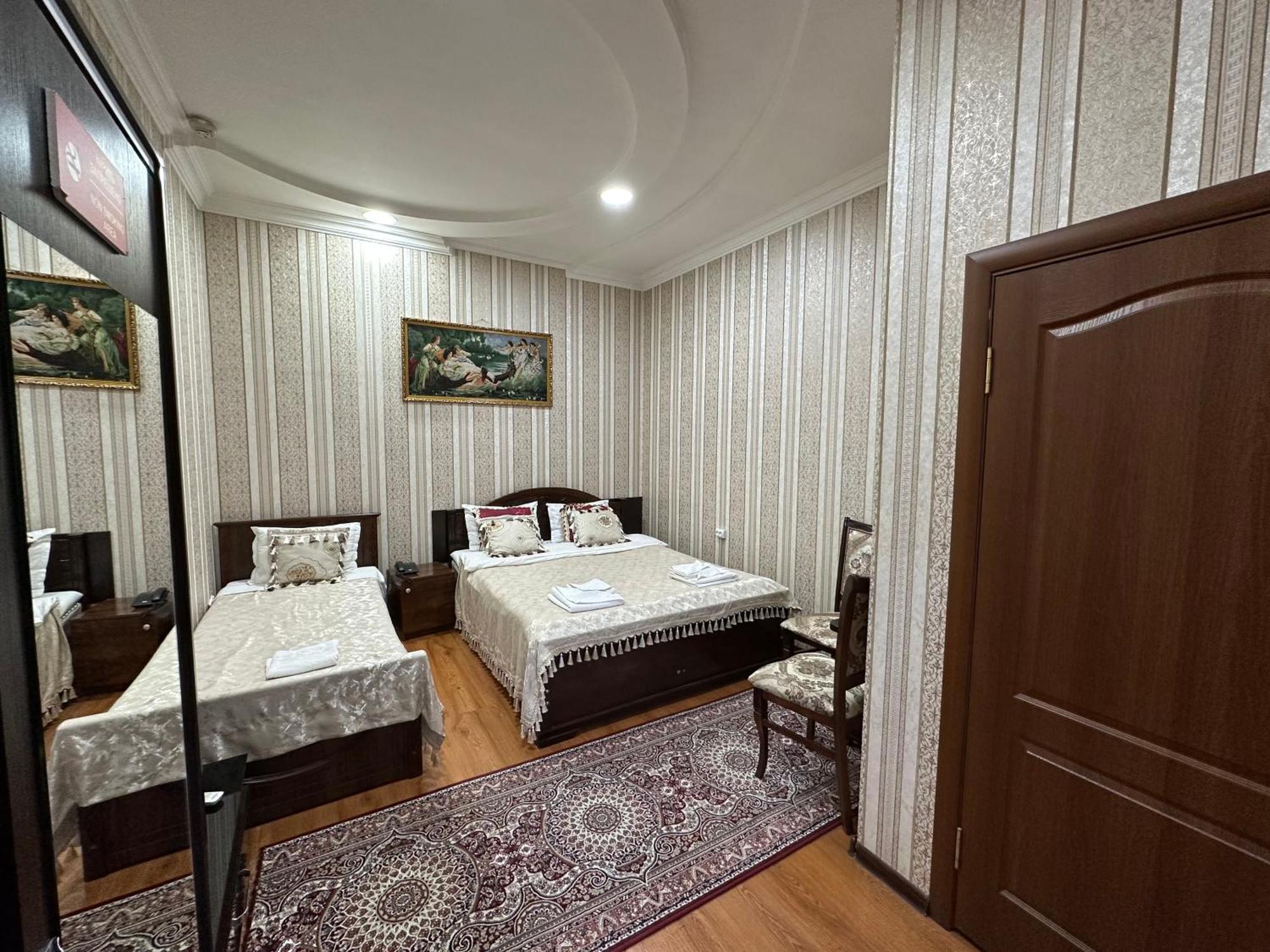 Sarbon Hotel Tasjkent Buitenkant foto